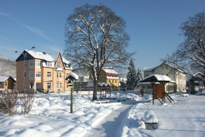 Bahnhofsvorplatz - Bildautor: Matthias Pihan, 02.12.2010